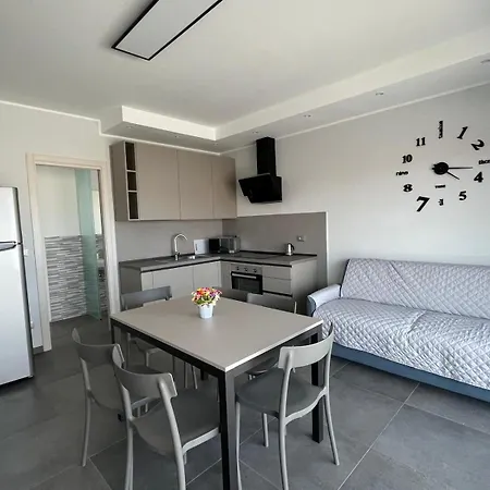 Mini Privato Лоано